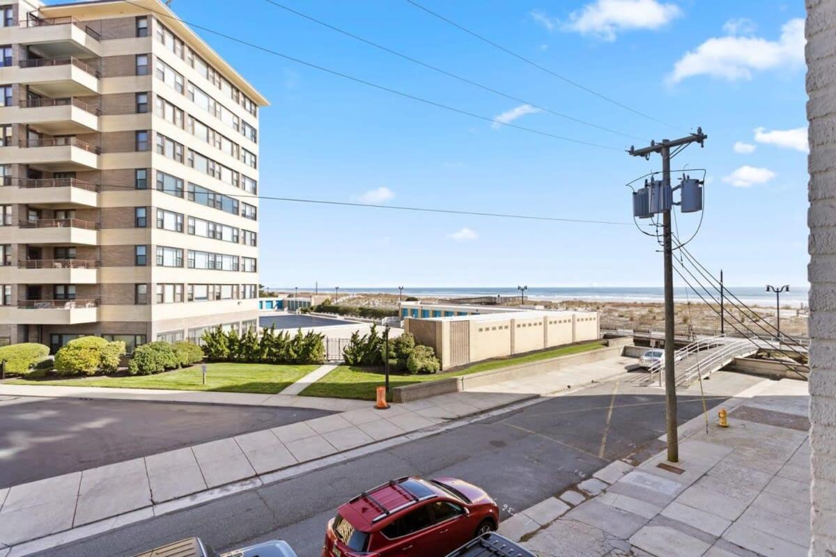 Modern 4Br 2Ba Apt Steps To The Beach Open Living Атлантик Сити Екстериор снимка