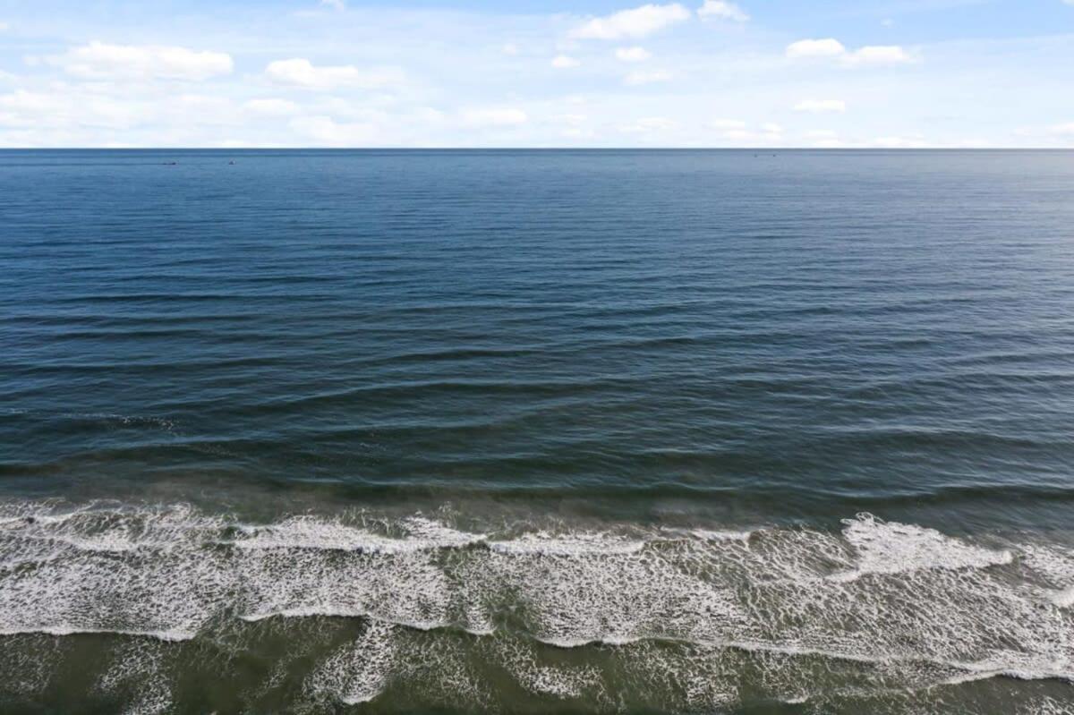Modern 4Br 2Ba Apt Steps To The Beach Open Living Атлантик Сити Екстериор снимка