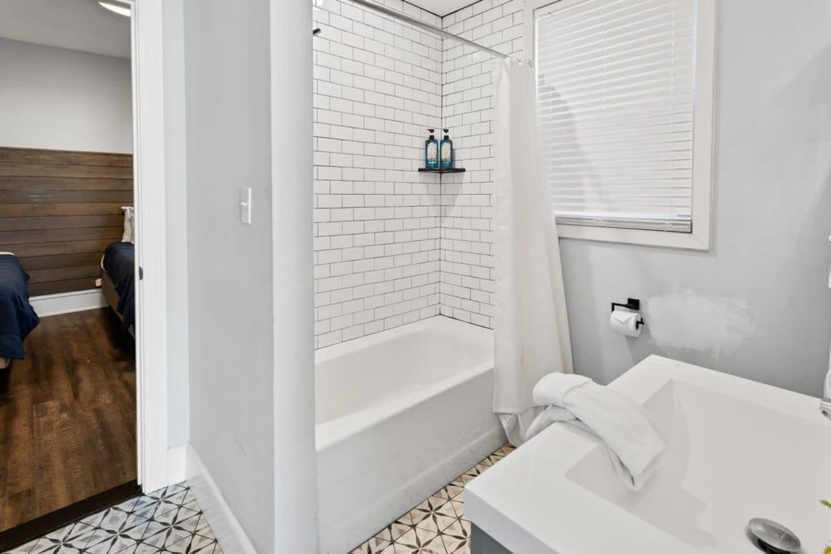 Modern 4Br 2Ba Apt Steps To The Beach Open Living Атлантик Сити Екстериор снимка